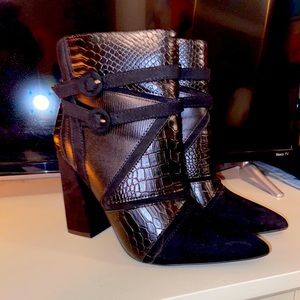 🖤 Leather & Suede Black Heeled Booties